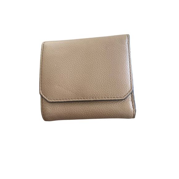 Michael Kors Women’s Wallet Tri Fold Tan Leather - Picture 2 of 9